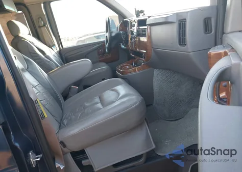 2004 Chevrolet Express z USA, uszkodzony, nr VIN 1GBFG15T341213642